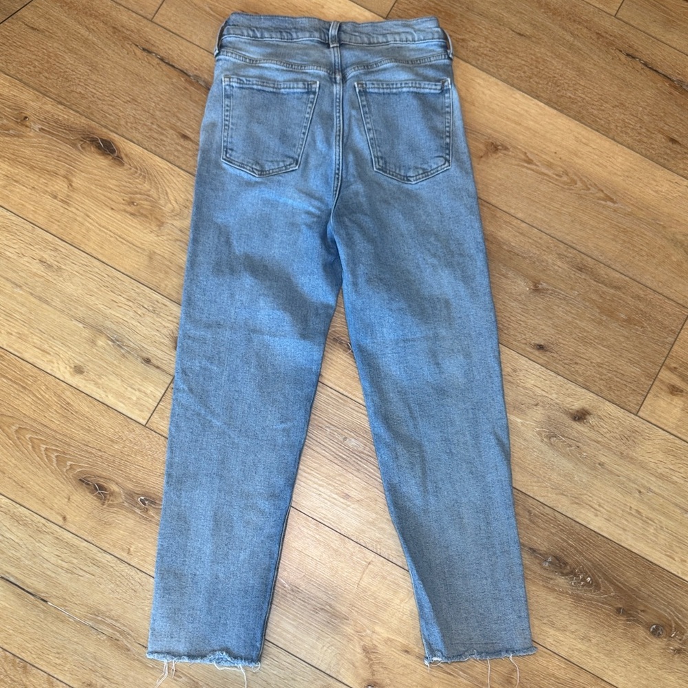 Old navy Stylish Distressed Blue Jeans for Women sky-III STRAIGHT Size 4 - Picture 4 of 9